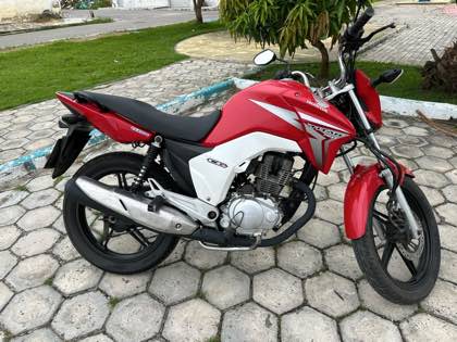 Vendo Titan 150 ano 2015 emplacada valor 12.500 contato 79998667135